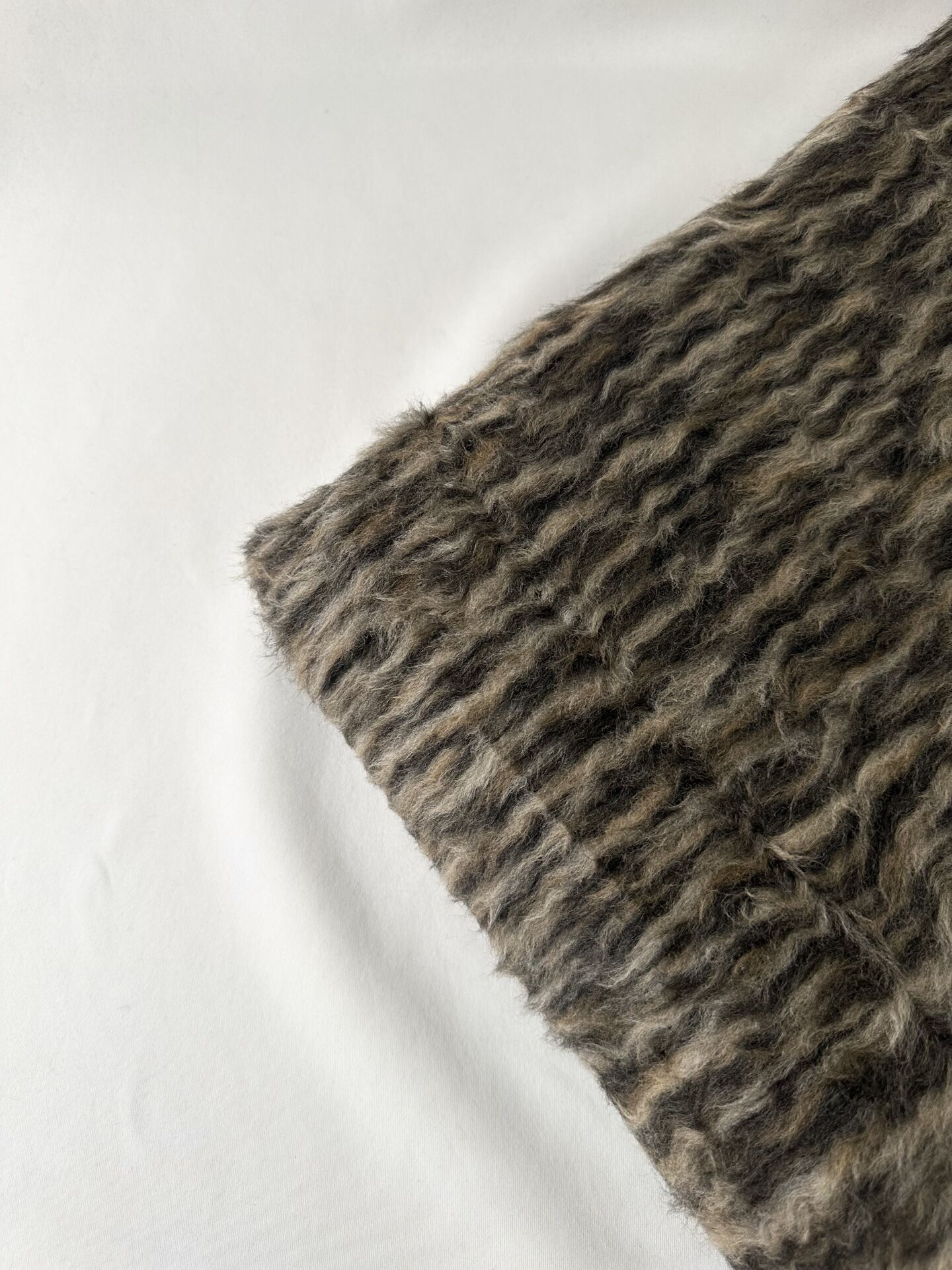 Leopar tüylü kumas