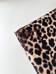 Leopar desenli saten kumaş 146x230cm